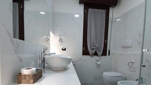 Unclassified image, 3 of 49, button - Guest House Piazza Carmine (Reggio Calabria)