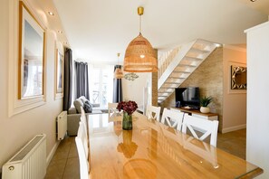 Deluxe Apartment, Multiple Beds, Partial Sea View | In-room safe, soundproofing, iron/ironing board, free WiFi - Apartament Mercedes by Baltic Home (Swinoujscie)