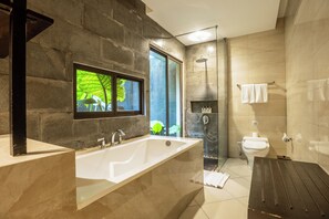 TWO BEDROOM KING VILLA WITH PRIVATE POOL | Bathroom | Separate tub and shower, deep soaking tub, free toiletries, bathrobes - La Paradis Villa (Canggu)