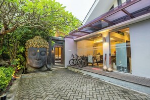 Front of property - La Paradis Villa (Canggu)