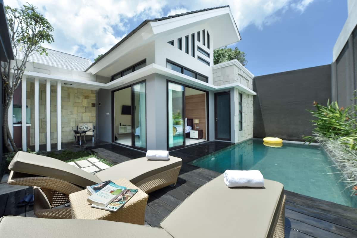 Private pool
