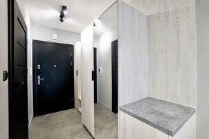 Suíte estúdio standard, 1 cama de casal e sofá-cama | Individualmente decorados, individualmente mobiliados, cortinas blackout