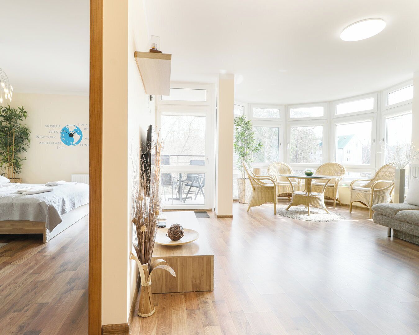 Standard Suite, 1 Bedroom, Corner | Individually decorated, individually furnished, blackout drapes