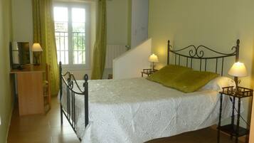 Chambre Double Standard | Décoration personnalisée, ameublement personnalisé, bureau