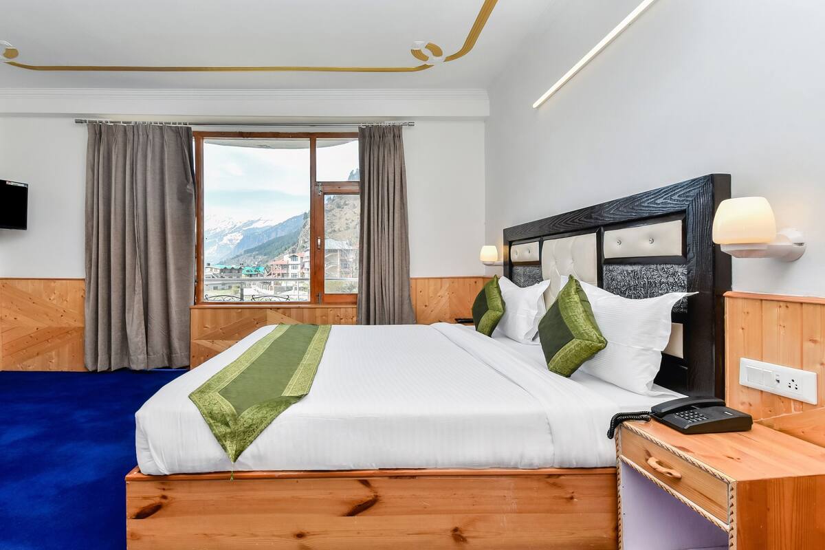 Kamar Deluks, 1 Tempat Tidur Queen | Tempat tidur lipat/tambahan, Wi-Fi gratis, dan seprai linen