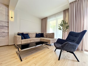 Superior Chalet (Komandorska 3C) | 4 bedrooms, desk, blackout drapes, iron/ironing board - Holiday House by Baltic Home (Swinoujscie)