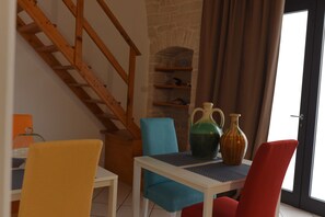 Apartment, 1 Bedroom | In-room dining - B&B L' alcova (Terlizzi)