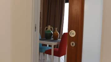 Apartment, 1 Bedroom | In-room dining