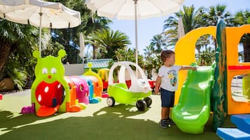Children’s play area – outdoor