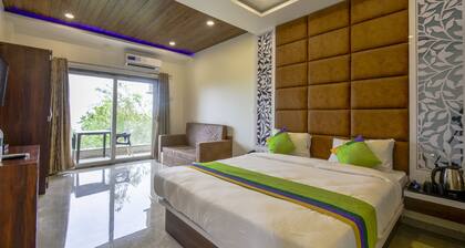 Treebo Prince Palace With Swimming Pool