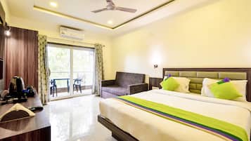 Bureau, fer et planche Ă repasser, Wi-Fi gratuit, draps fournis