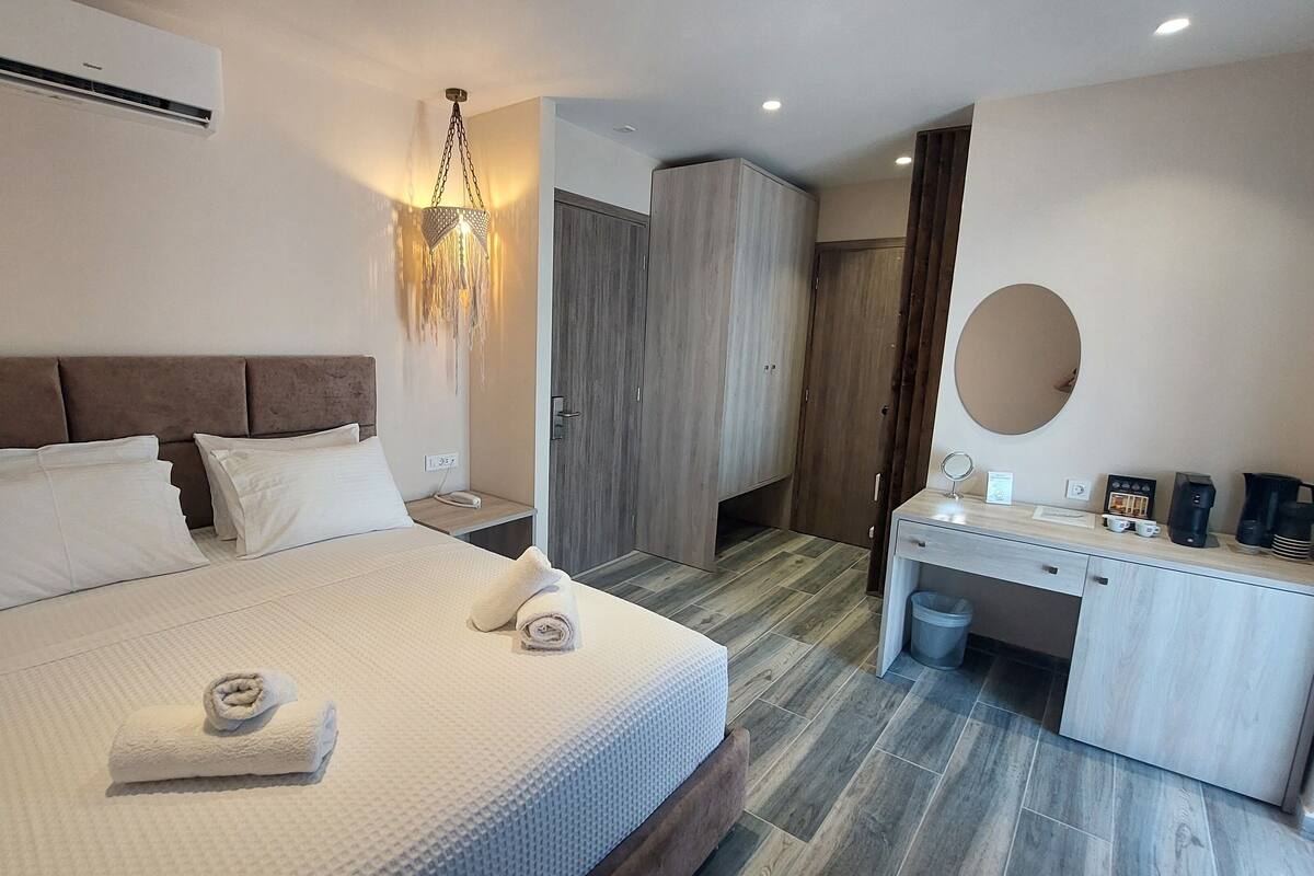 Petra Gods Room Front Sea View, with Hot Tub | ミニバー、セーフティボックス (室内)、防音設備、WiFi (無料)