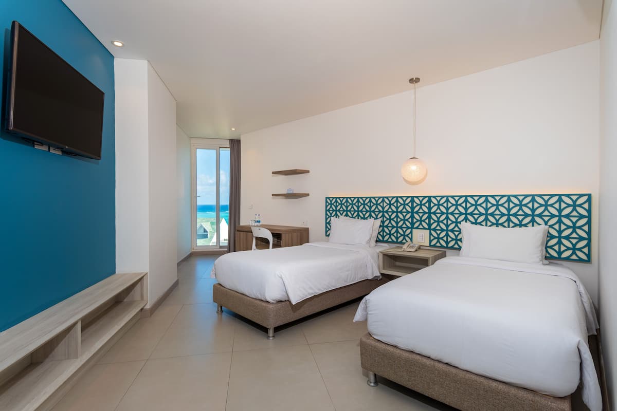 Standard Room | Premium bedding, in-room safe, desk, laptop workspace