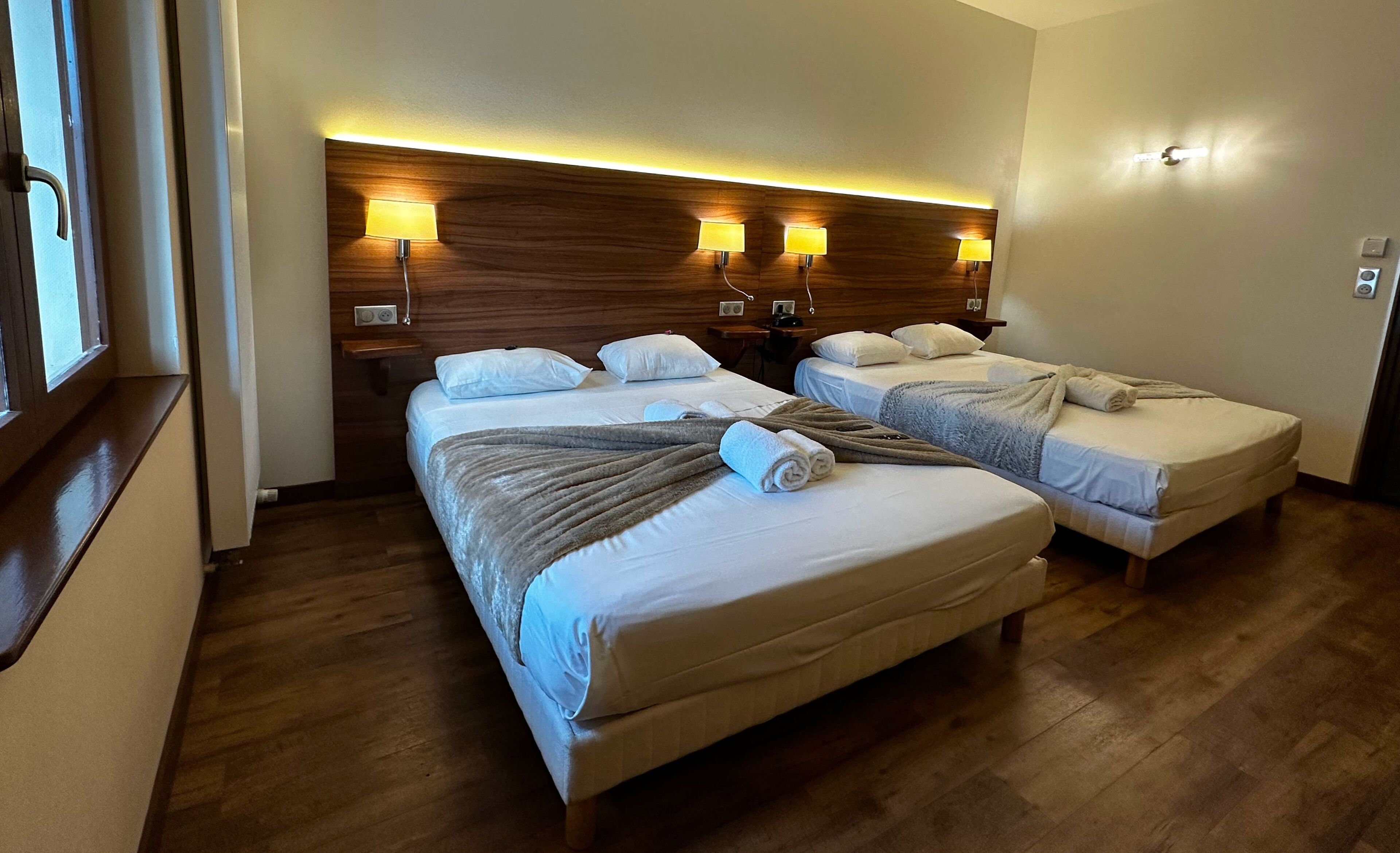 comfort quadruple room | individually decorated, individually furnished, desk, soundproofing