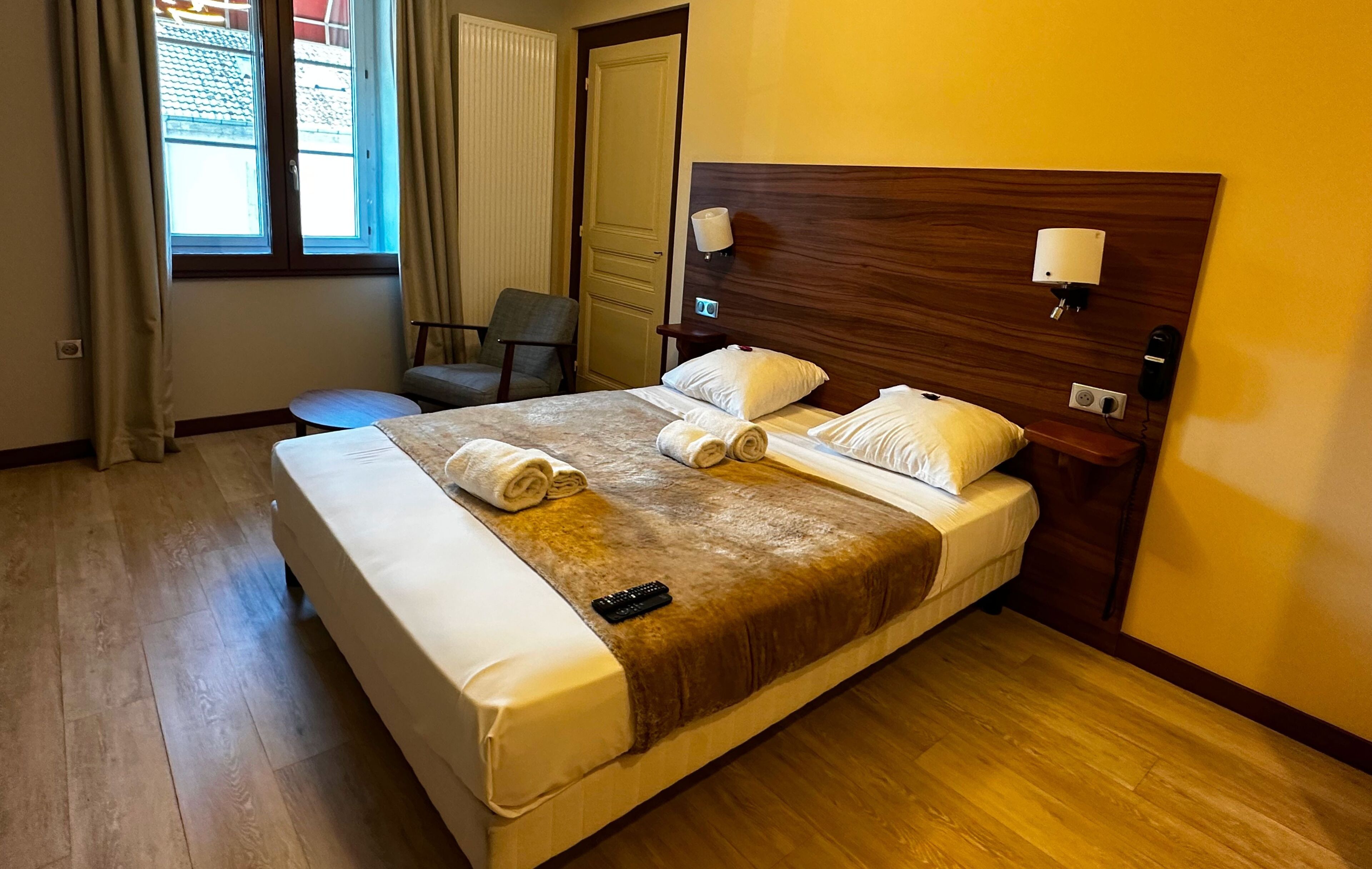 Photo - Hôtel Terminus - Pizzeria Pizz'a gogo - salle de sport - face à la gare