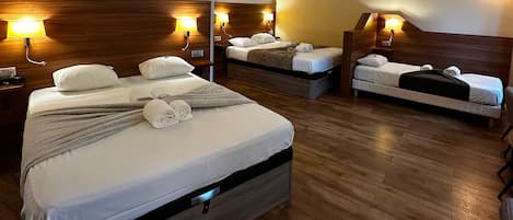 Kamar Keluarga | Didekorasi berbeda-beda dan dilengkapi dengan perabotan berbeda-beda