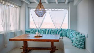 Traditional Apartment, 1 Queen Bed (Poseidon I) | Living room | LCD TV