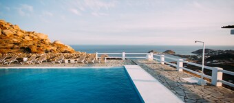 Mykonos Supreme Comfort Suites & Villas 