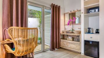 Double Room, Private Bathroom, Sea View (Badamier) | Bathroom | Free toiletries, hair dryer, towels, soap