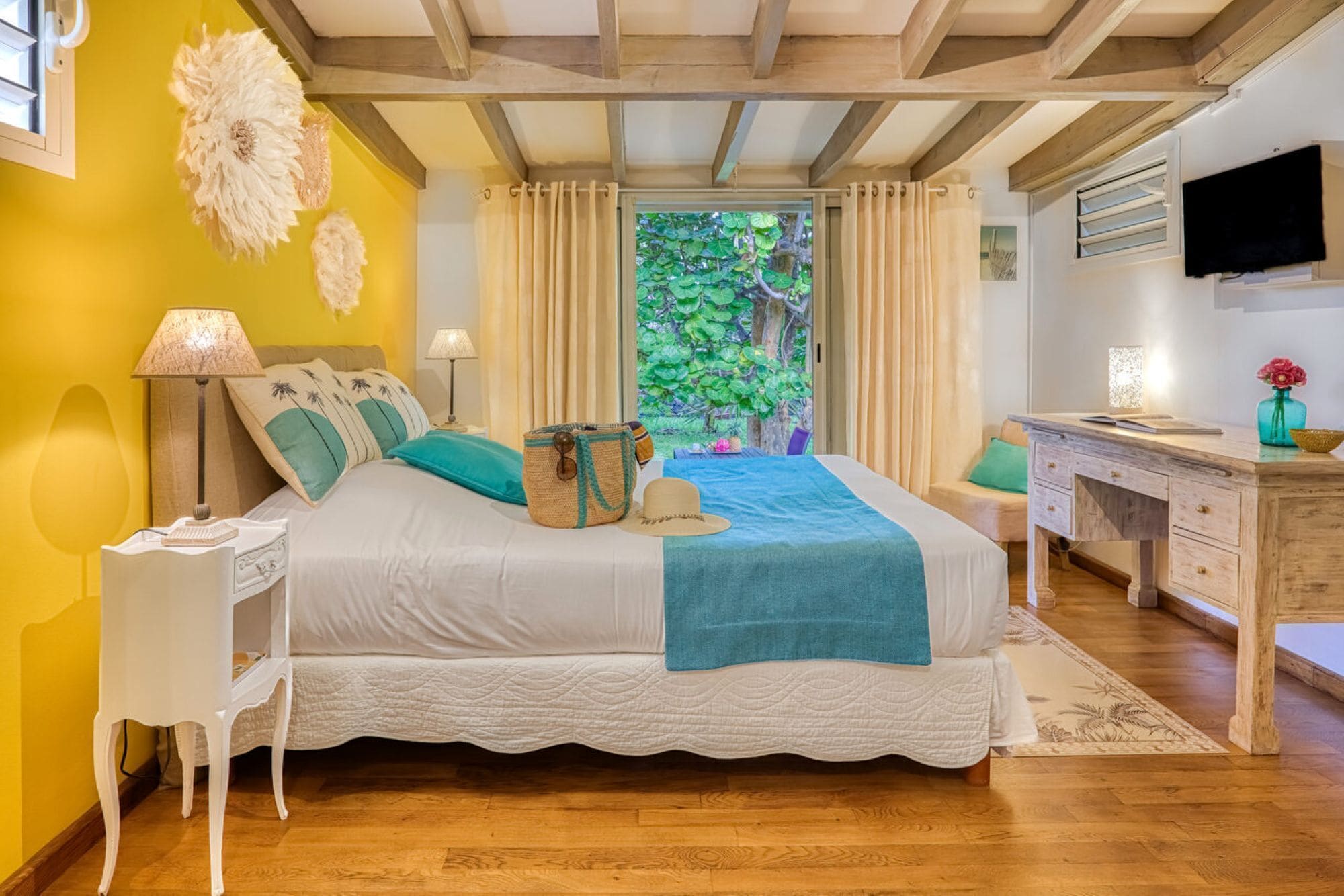 Double Room, Private Bathroom, Sea View (Raisin De Mer) | 1 bedroom, premium bedding, minibar, in-room safe