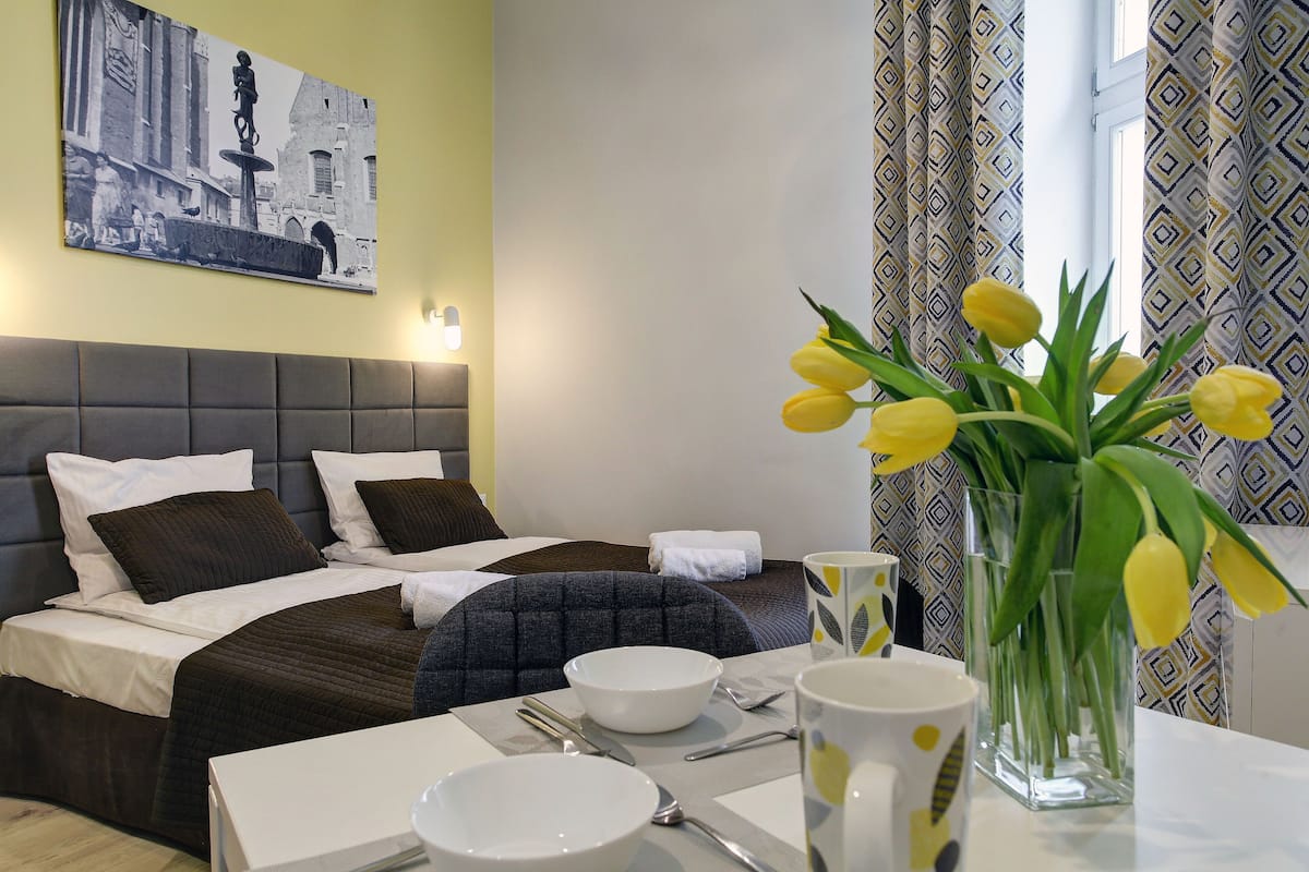 Studio (8 Gladioli) | Living area | Flat-screen TV