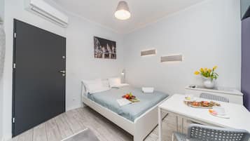 Studio (19/1) | Iron/ironing board, free WiFi, bed sheets