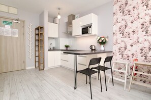 Departamento familiar, 1 habitación (12 Lavender) | 1 habitación, tabla de planchar con plancha, wifi gratis y ropa de cama 