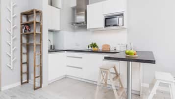 Family Apartment, 1 Bedroom (12 Lavender) | 1 bedroom, iron/ironing board, free WiFi, bed sheets