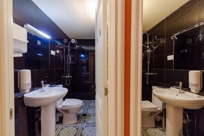 Bathroom - Surf Hostel (Batumi)