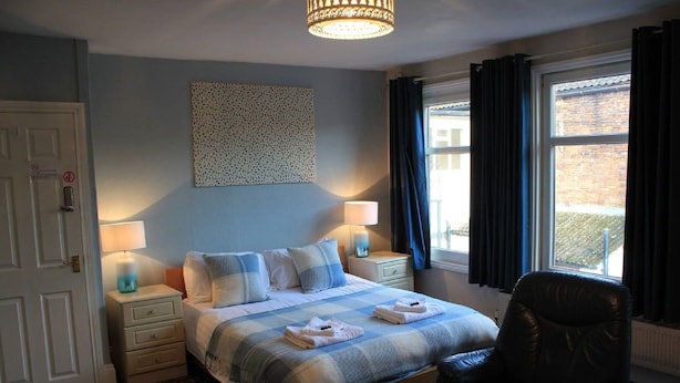 Roomtel The Middle Bit-Bedroom 3  | WiFi (free) - Roomtel The Middle Bit (Brigg)