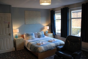 Roomtel The Middle Bit-Bedroom 3 