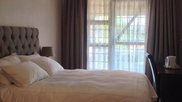 Deluxe Suite, 1 Bedroom | Bathroom