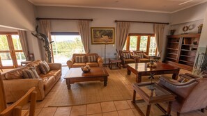 Living area - Rockfig Lodge Madikwe (Ramotshere Moiloa)