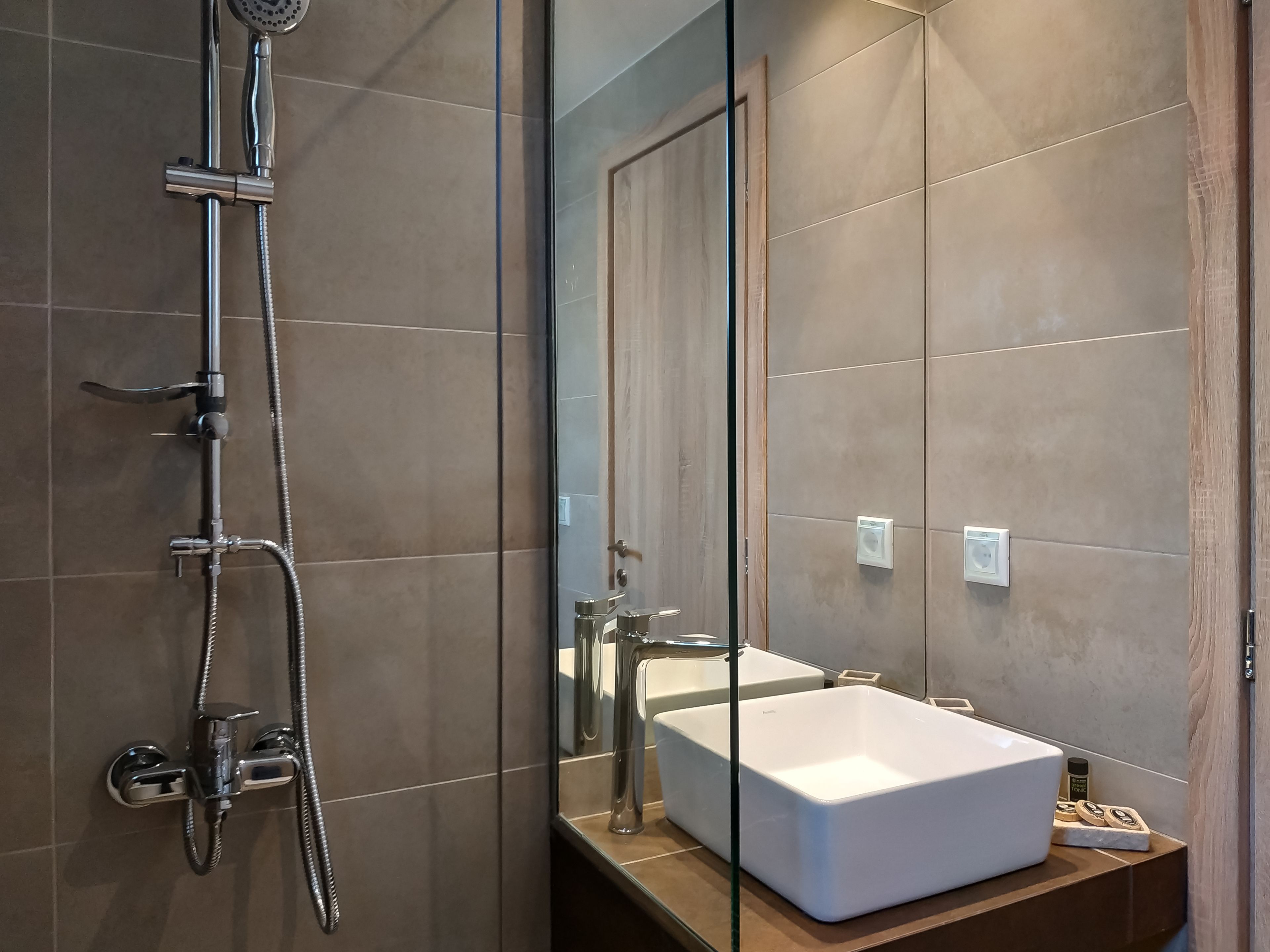 Premium Apartment, Sea View | Bathroom shower