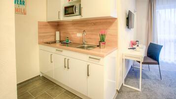 Mesin pembuat kopi/teh dan ketel listrik