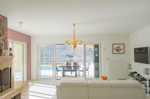 Villa, Meerblick | Wohnbereich