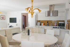 Villa, Sea View | In-room dining
