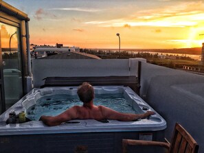 Private spa tub - Thorbergsson's Apartments (Kópavogur)