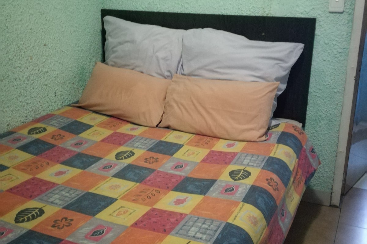 Deluxe tweepersoonskamer | Een strijkplank/strijkijzer, extra bedden (toeslag), beddengoed