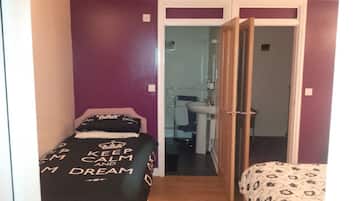 Deluxe Family Room | Free WiFi
