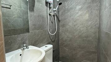 Lägenhet - 4 sovrum | Badrum | Dusch, hårtork, handdukar och tvål