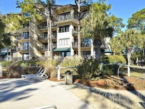 Property grounds - Beachside Tns 1869 (Hilton Head Island)