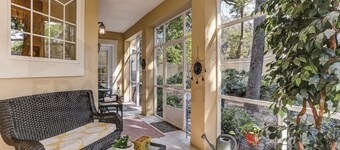 Exclusive Gated Villas at Summer Beach, Short Walk to the Beach by RedAwning