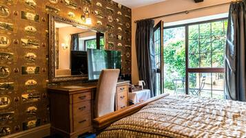 1 bedroom, iron/ironing board, cots/infant beds, free WiFi