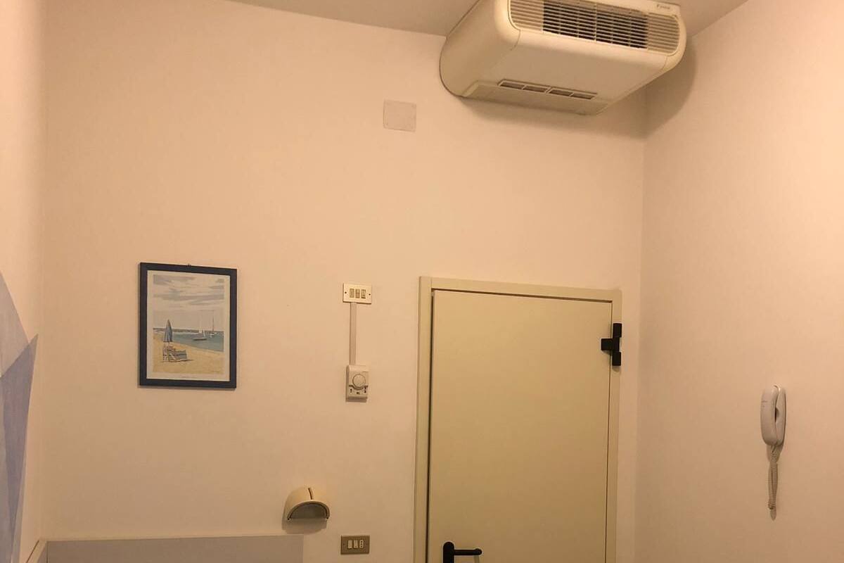 单人房 | 客房内保险箱、遮光窗帘、免费 WiFi、床单