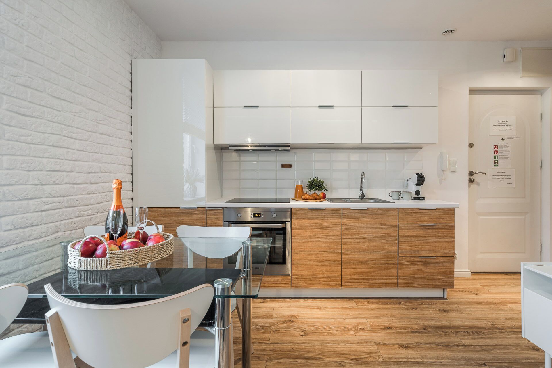 Apartament | 1 dormitori, planxa i posts de planxar, wifi gratuïta i roba de llit 