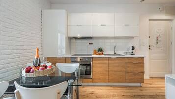 Apartament | 1 dormitori, planxa i posts de planxar, wifi gratuïta i roba de llit