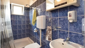 Bathroom - Apartmani Kota (Podstrana)