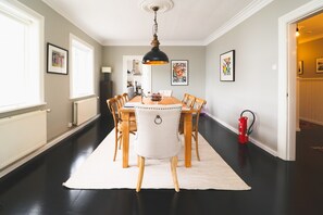 Luxury Apartment, 3 Bedrooms (The Merchant's Residence) | In-room dining