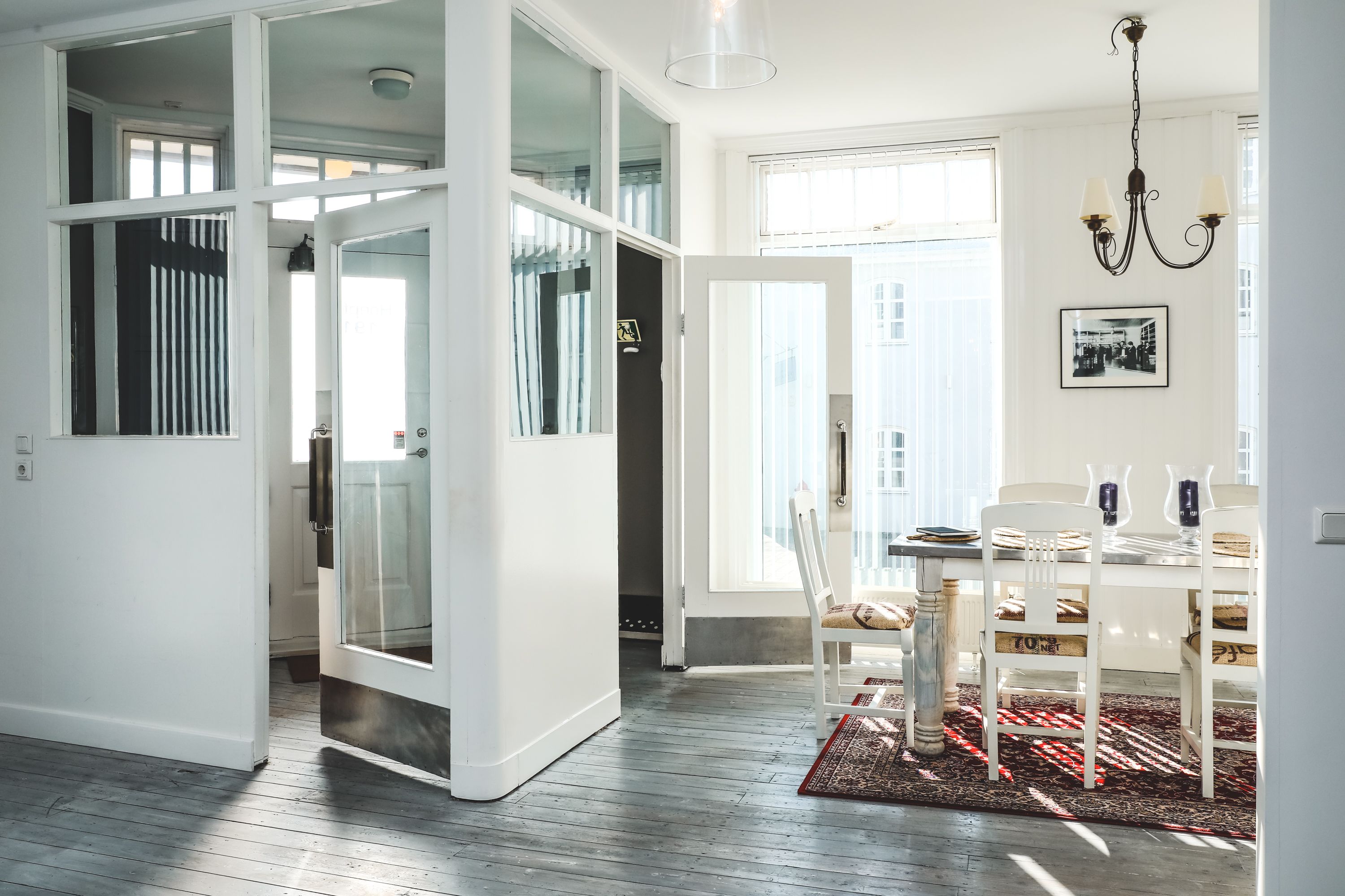 Apartamento Gallery, 2 habitaciones | Zona de estar | Una televisión de pantalla plana